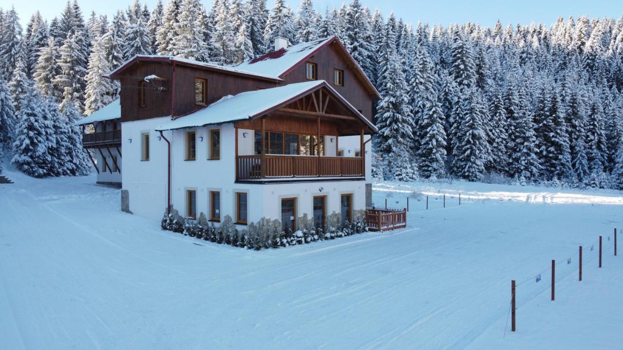 Apartmán Ela Horni Blatna Exterior foto