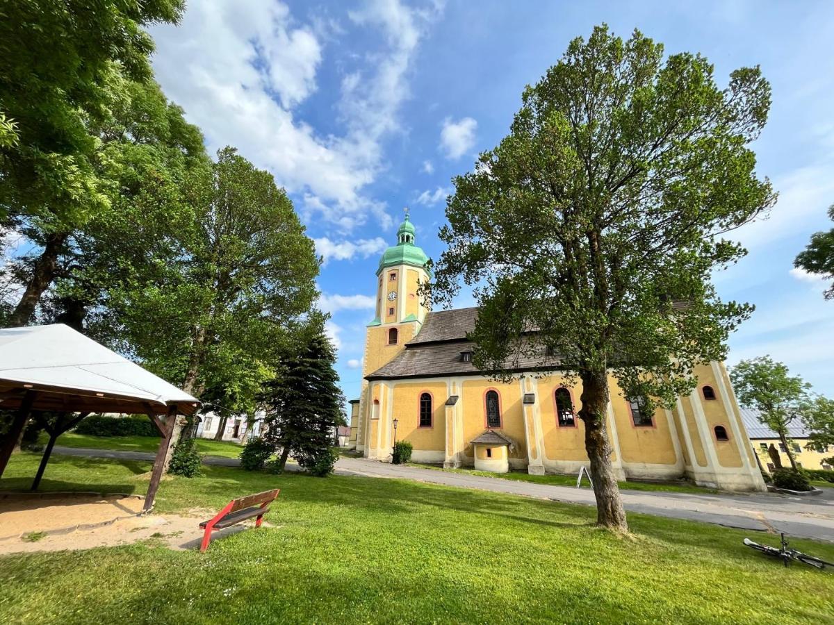 Apartmán Ela Horni Blatna Exterior foto